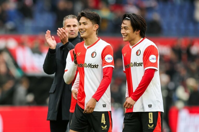 上田にとって渡辺、指揮官ファンペルシの存在は大きかったようだ（※写真はまだまだ続きます）　©Getty Images