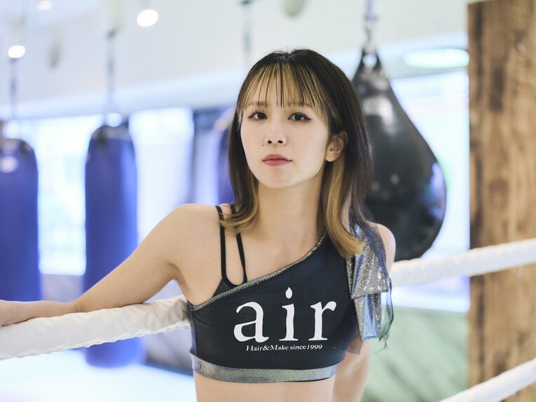 菅原美優22歳「アンチもいる中で成長してきた」話題の美容師兼業ファイターを支えた“先輩・武尊のアドバイス”《特別フォトインタビュー》(11)