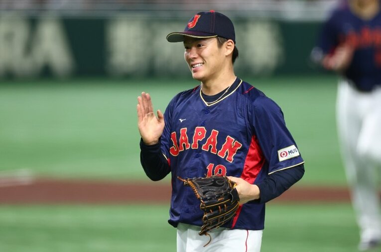 12日、オーストラリアから8個の三振を奪う圧巻の投球を見せた山本由伸（24歳） ／ photograph by CTK Photo/AFLO