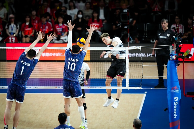 西田有志（VNLイラン戦）　©︎Volleyball World