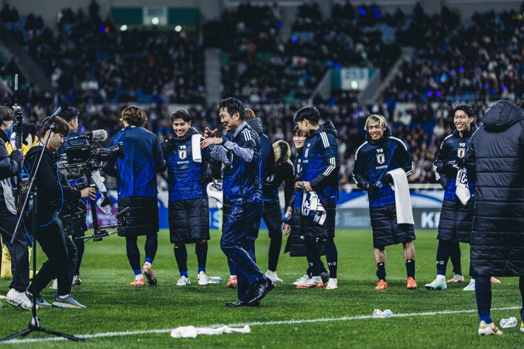 全身びしょ濡れになった森保監督【6枚目／全6枚】　©Kiichi Matsumoto