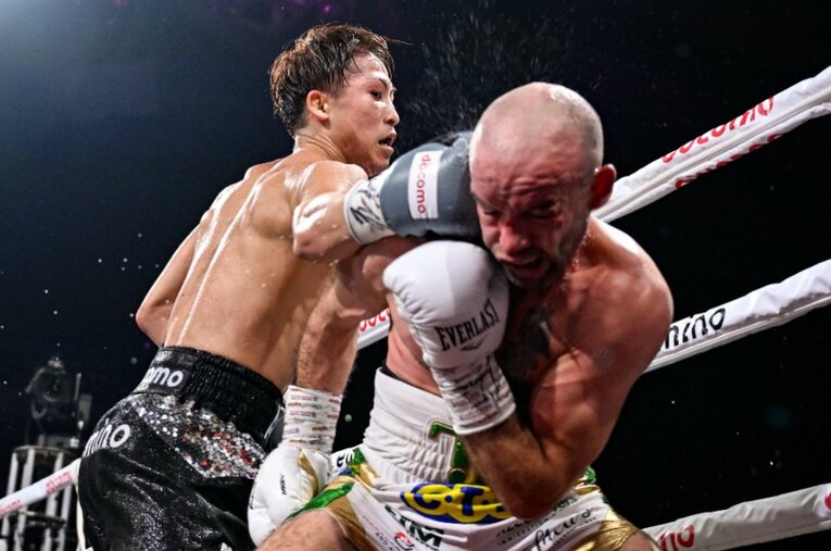 挑戦者のTJ・ドヘニーを攻める4団体統一王者・井上尚弥。“まさかの結末”を迎えるまでの攻防を両陣営の証言から検証する ／ photograph by Hiroaki Yamaguchi