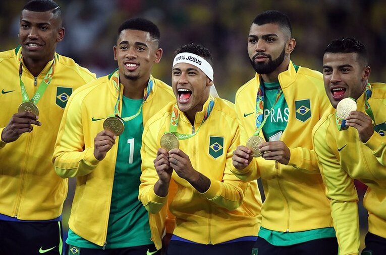 リオ五輪では男子サッカーで金メダルを獲得したブラジル。ネイマールらは時に“問題児”ではあるが暴力的な側面はない ／ photograph by JMPA