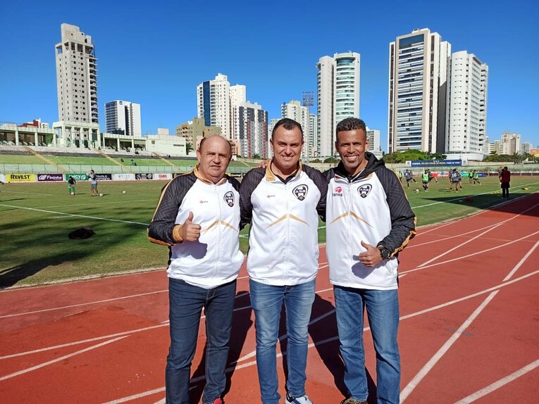 『オールドルーキー』顔負けのドラマ性… “ブラジルで運営クラブが2年連続昇格”三都主アレサンドロの引退後がスゴい〈両親・妻に直撃〉(77)