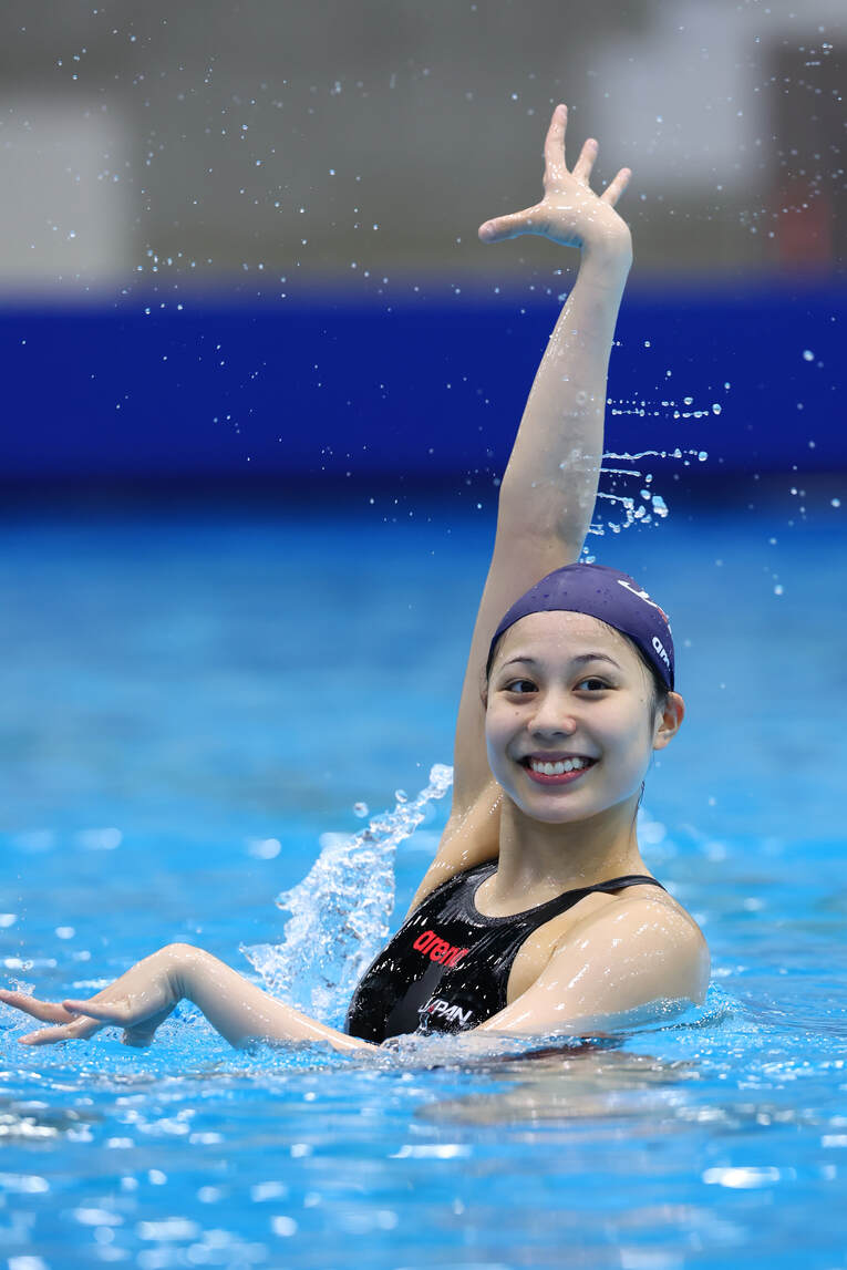 「100年に1人の逸材」とも言われる比嘉もえ。身長172センチで現在16歳（スワイプすると、その他の写真もご覧になれます）　©AFLO