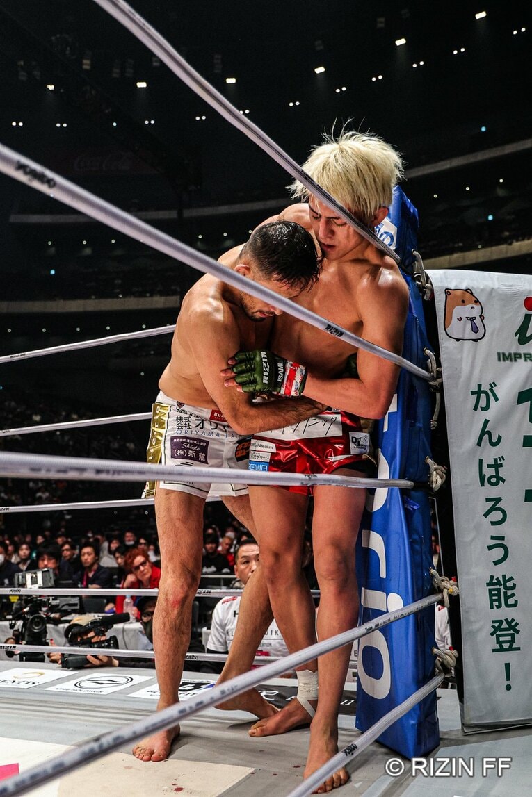 鈴木千裕vs.クレベル・コイケ　©RIZIN FF