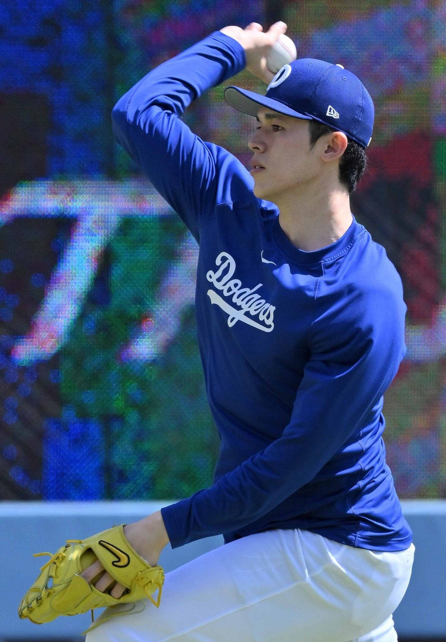 キャッチボールを行う佐々木　©JIJI PRESS