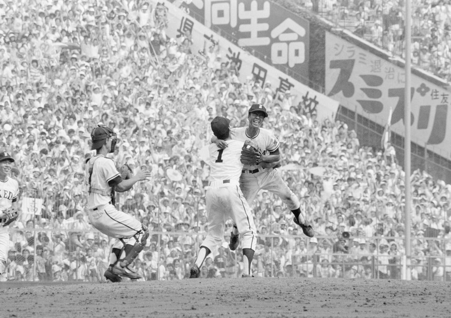 「攻めダルマ」蔦文也が率いる池田高は1982年、夏の甲子園で初優勝を飾る。つづく83年春のセンバツも制覇 ©JIJI PRESS