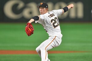 【秘蔵写真】ヤンチャそうな斎藤・桑田・槙原の3本柱、ガリクソンや上原、内海、入来に江川・西本・定岡の“元祖3本柱”など“若き日の巨人のエース”の写真をすべて見る（全24枚）