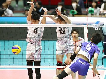Vリーグの新制度ゴールデンセット。最後の25点で全てが決まる緊張感！＜Number Web＞ photograph by Kyodo News