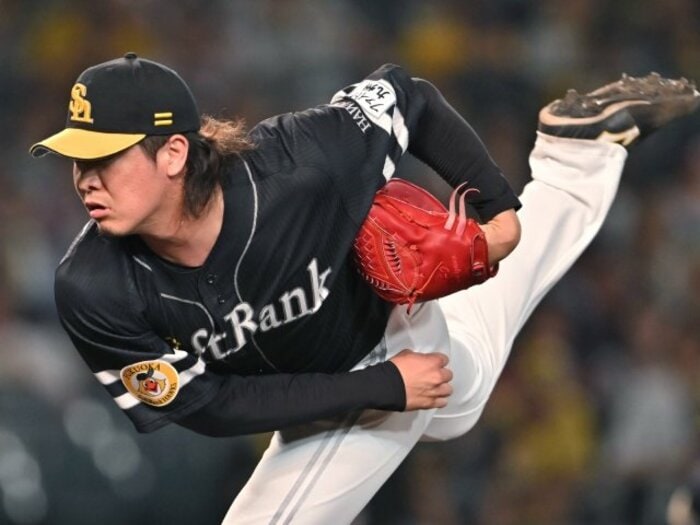 ソフトバンクに現れた“27歳の怪物”「じつはボディビルダー目指していた」現地記者も驚いた…160キロ守護神が激変するまで「ここまで人間変わるとは…」＜Number Web＞ photograph by JIJI PRESS