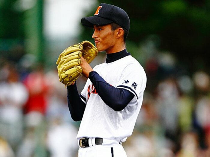 春夏連覇を狙う興南、島袋は松坂になれるか。＜Number Web＞ photograph by Tamon Matsuzono