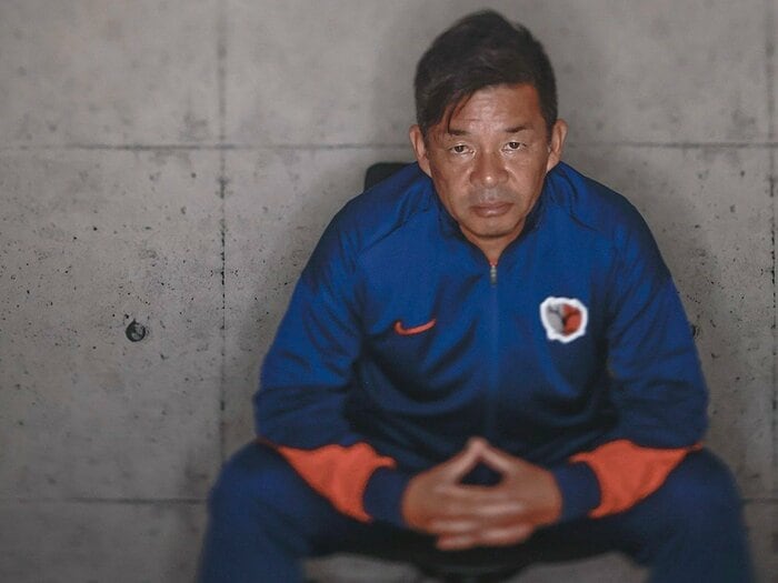 「本気で勝ちたいに変えなきゃ」鹿島アントラーズ・鬼木達監督の覚悟…常勝軍団の指揮官が自問自答を繰り返したワケ「自分の力のなさを痛感しました」＜Number Web＞ photograph by Naoyoshi Sueishi