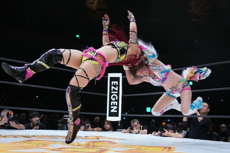 岩谷麻優がイヨ・スカイに抱きついて…マリーゴールドで“奇跡の再会