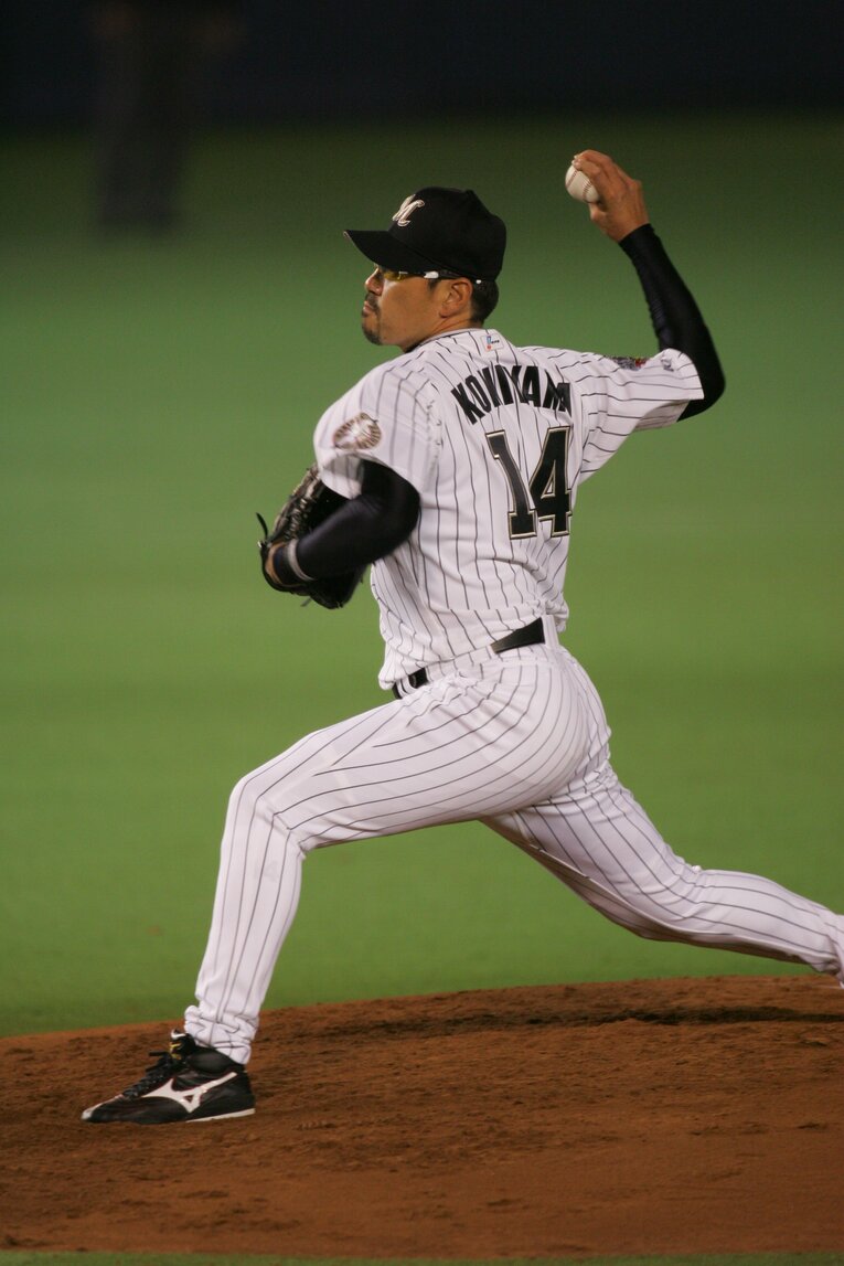 多彩な変化球を駆使した巧みな投球術で、44歳まで現役を続けた　©Hideki Sugiyama