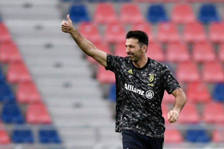 今季限りでユベントスを退団するブッフォン。様々な話題振りまく43歳のGKはこれからどこへ向かうのか。 ／ photograph by Getty Images
