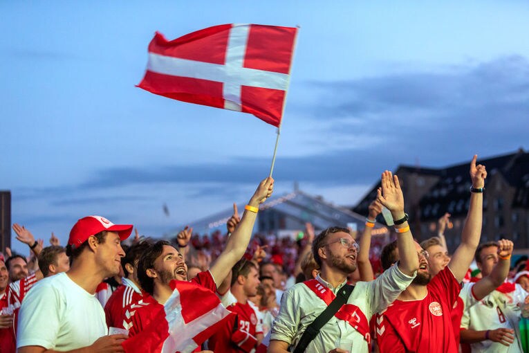 国民も一丸となったデンマークには「サッカーは誰でもプレーができる」というフィロソフィーがある©Getty Images