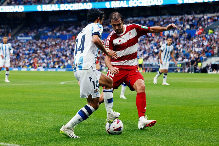 久保建英2ゴールでソシエダスタッフ「なんて日だ！」“動画には映らない”タケの喜怒哀楽…ナゾの“16メッセージ”は本人談「ヒミツです」(15)