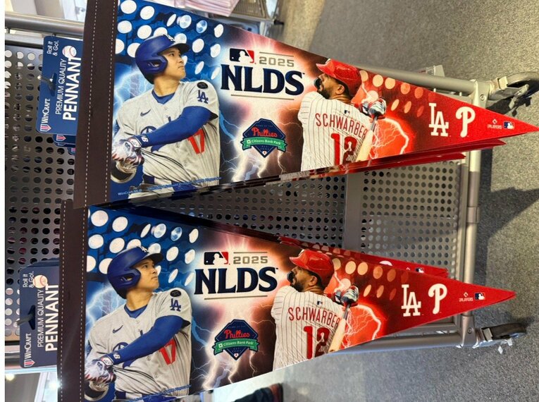 【“テレビに映らない”大谷取材写真】大谷vsシュワーバーのコラボグッズ…写真はまだまだ続きます　©Naoyuki Yanagihara