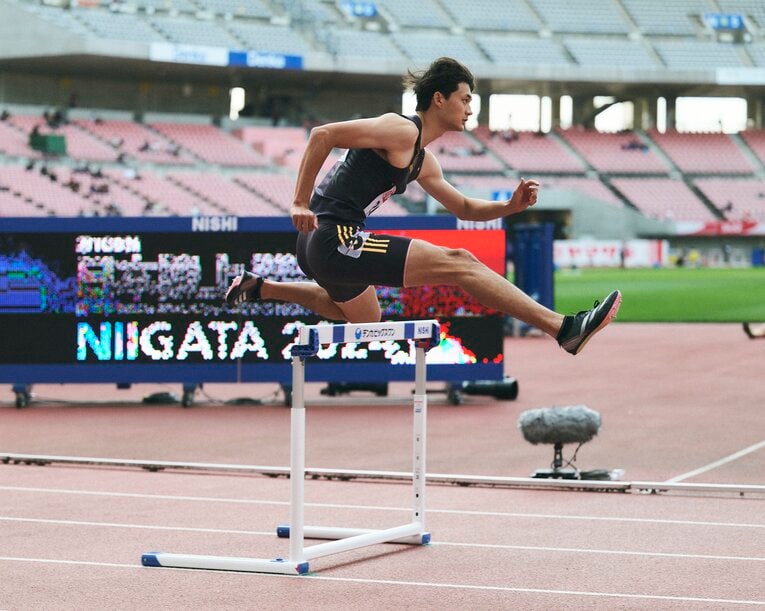 ストライドの大きな走りは魅力的。フラットレースの400ｍでも代表クラスの記録を持つ　©Yuki Suenaga