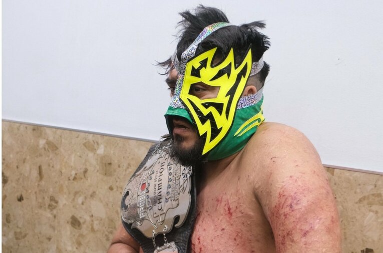 蛍光灯で殴り合い、大流血して…メキシコ人デスマッチファイター「もっと日本にいたい」ビオレント・ジャックの切実な思い「外国人がって…でも、ここがオレの家」(68)