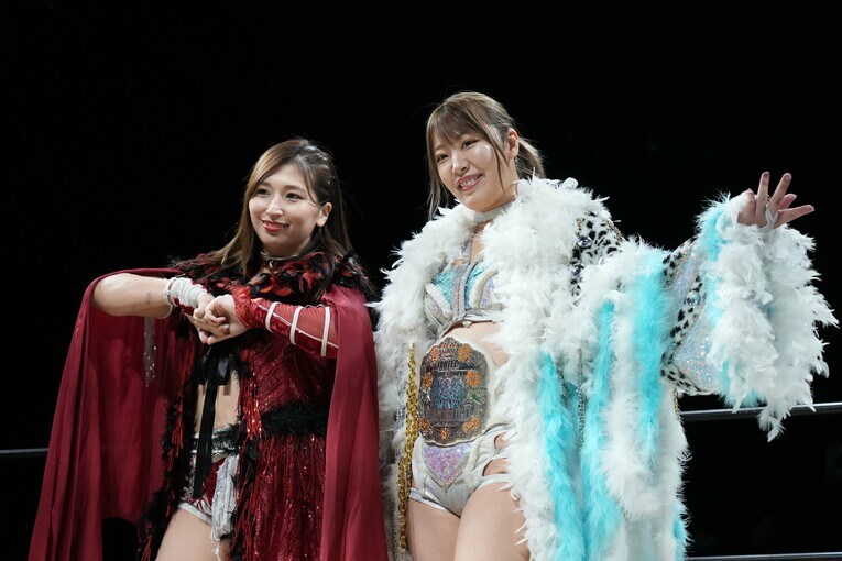 青野未来と桜井麻衣　©Essei Hara