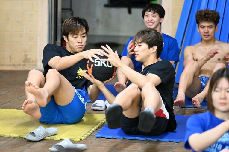 東大水泳部の練習風景　©Keiji Ishikawa