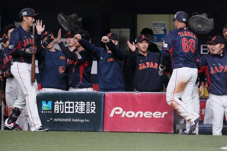 憧れのチームに加入して活躍を見せた山本（一番左）　©JIJI PRESS