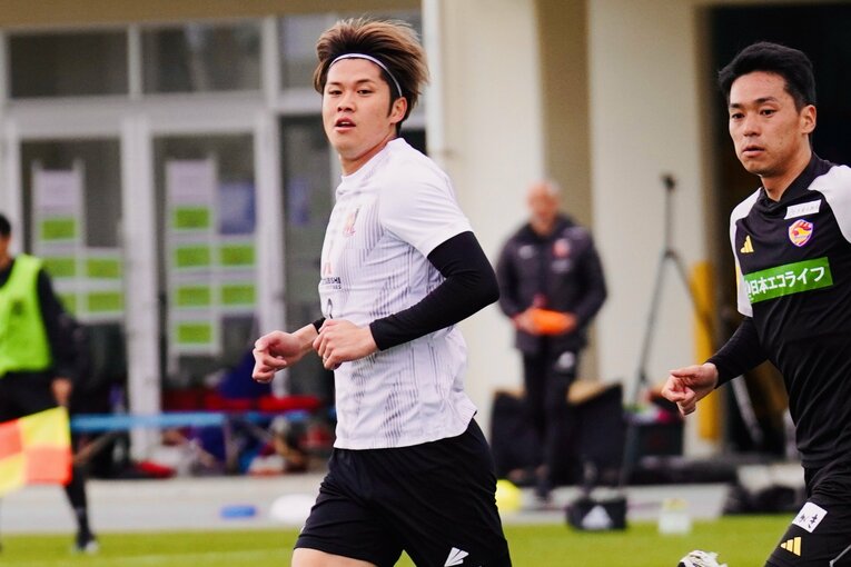 伊藤敦樹はインサイドハーフを主戦場とする　©Atsushi Iio