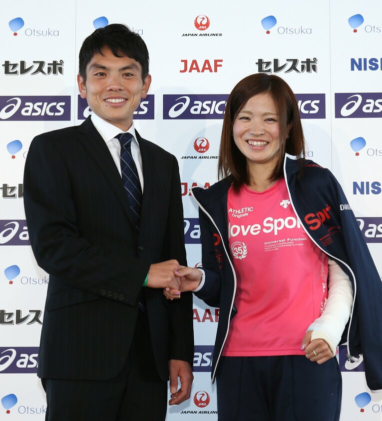 世界選手権の代表に選ばれた今井正人と。左手首のケガがありながら1位をつかみ取った　©JIJI PRESS