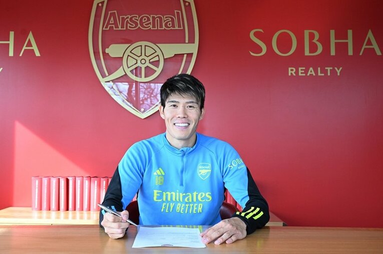 3月、アーセナルと契約更新した冨安健洋。彼の真価は世界最先端のフットボールトレンドを体現している点にある ／ photograph by Stuart MacFarlane/Getty Images