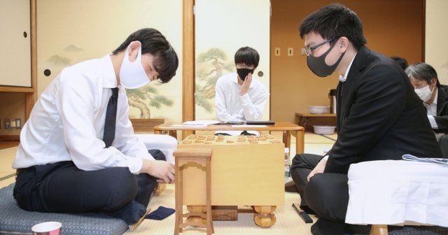 藤井聡太二冠が3連敗 “軍曹”の秘策の前に今期三冠の夢潰える 「通算成績が8割3分を超える棋士が…」王将戦挑決Lの恐ろしさ