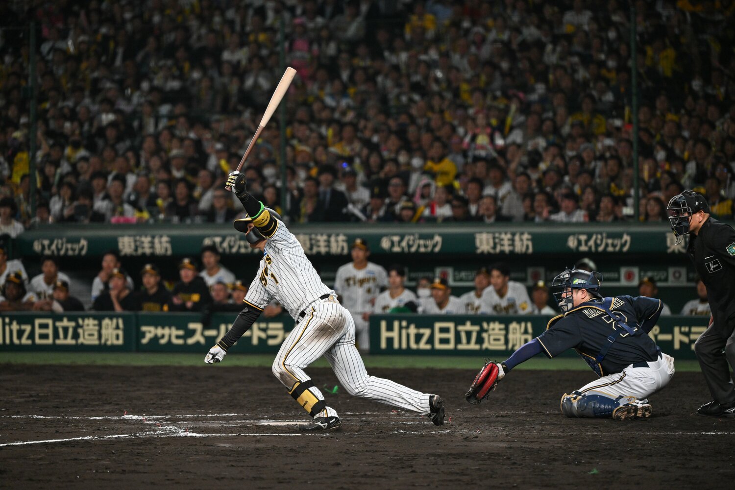 阪神の3番・森下が宇田川から逆転の3塁打を放つ　©︎Nanae Suzuki