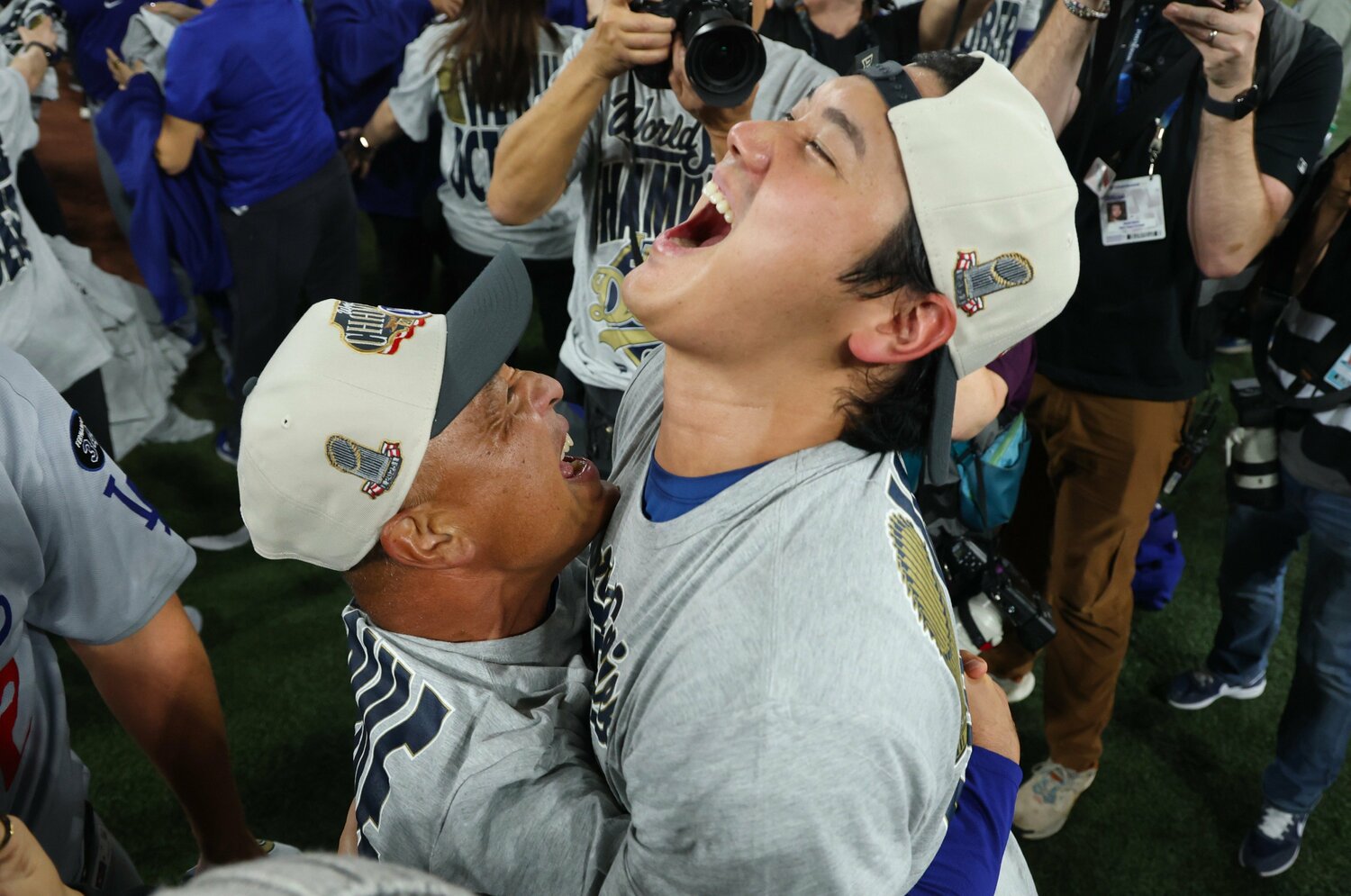 フリーマン爆笑「これが必要なんだ！」“キム・ヘソン相手にコケた”ロバーツ監督も大谷翔平も…連覇崖っ縁ドジャースはなぜか悲壮感ゼロだった＜Number Web＞ photograph by Robert Gauthier/Getty Images