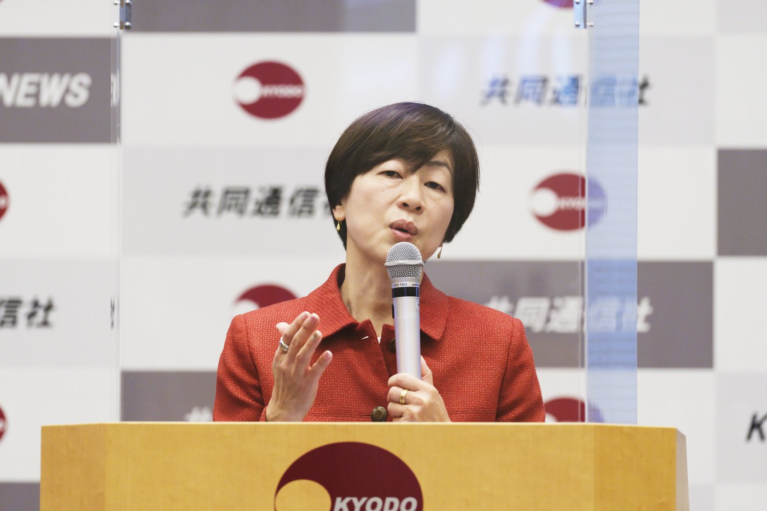 88年ソウル五輪の柔道で銅メダル獲得など、現役時代は「女三四郎」と讃えられた山口香理事　©KYODO