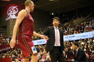 【川崎】Bリーグ川崎・佐藤HCは理想の上司？ スローガン「UN1TE」の「1」に込めた意味とは