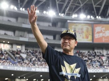 「いっつもしんどいですよ。本当に」中嶋聡監督の手腕に見たオリックス“3年目の進化”…やりくり上手な「令和の名将」が鉄仮面に隠す愛情と確信＜Number Web＞ photograph by JIJI PRESS