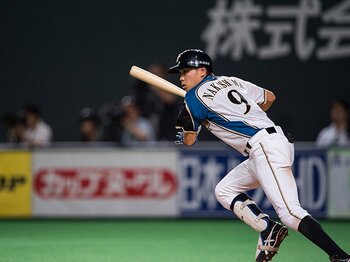 粘って粘って強大な敵に立ち向かえ！日本ハム・中島卓也が醸す野球ロマン。＜Number Web＞ photograph by Nanae Suzuki