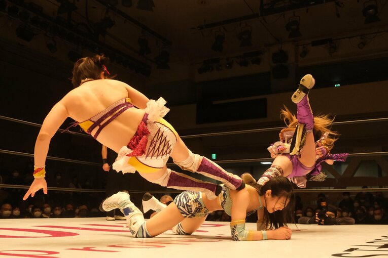 天咲光由19歳が観客のハート撃ち抜く“破格”デビュー！ 靭帯断裂から復帰の飯田沙耶は「自分は泥団子」 スターダム“生え抜き”たちの未来(62)