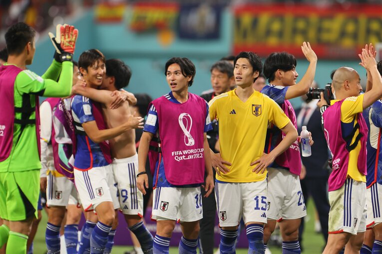 試合後の三笘（11/12）©Kaoru Watanabe/JMPA