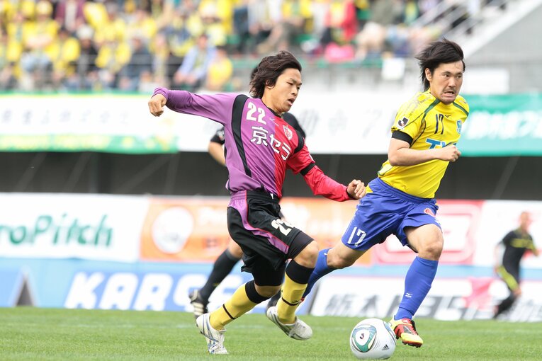 2011年に京都サンガF.C.U-18から昇格を果たし、同年4月のJ2・栃木SC戦でプロデビュー。キレのあるドリブルで名前を売り、その後は浦和、札幌と渡り歩いてきた　©︎J.LEAGUE