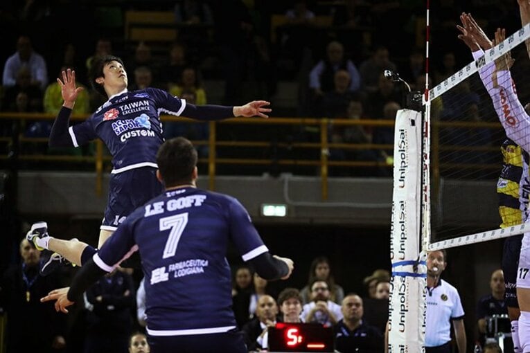 石川祐希が3度目のイタリアで確信。「日本だけじゃなく世界を基準に」(2)