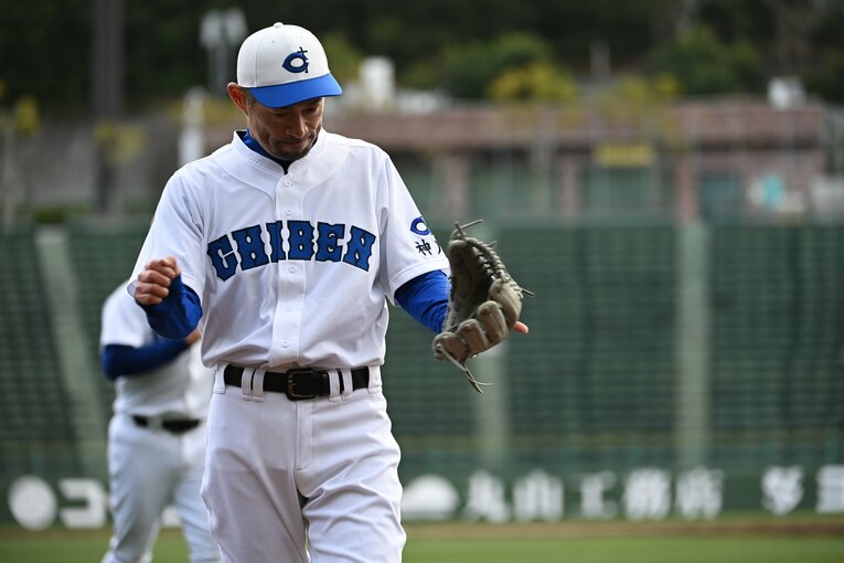 昨年12月18日、女子高校野球選抜を相手にピッチャーを務め、9回を147球で完封　©Naoya Sanuki