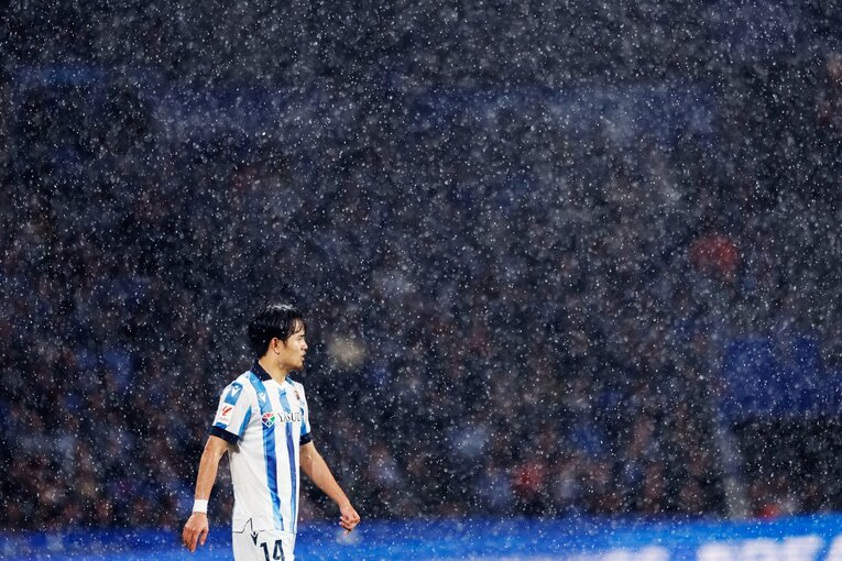 雨で視界は白く滲むほど