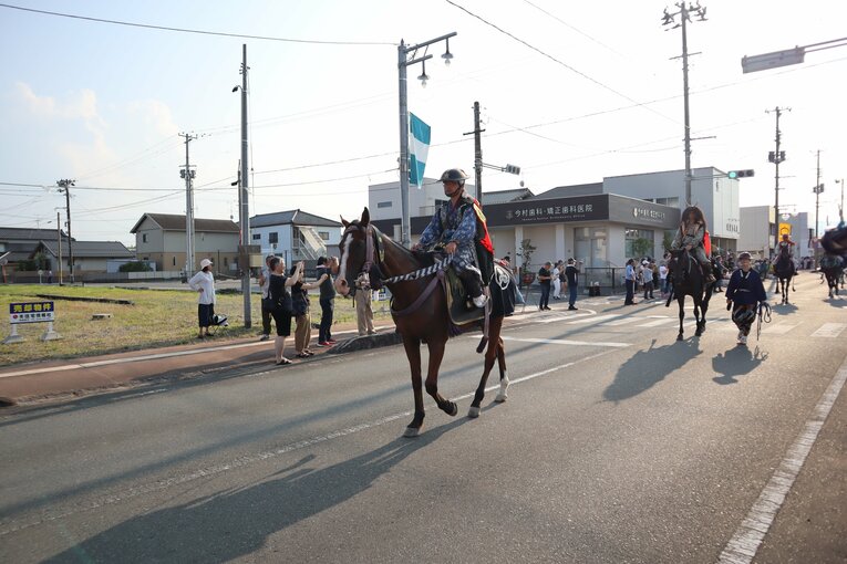 クリスタルウイングと今村一史さん