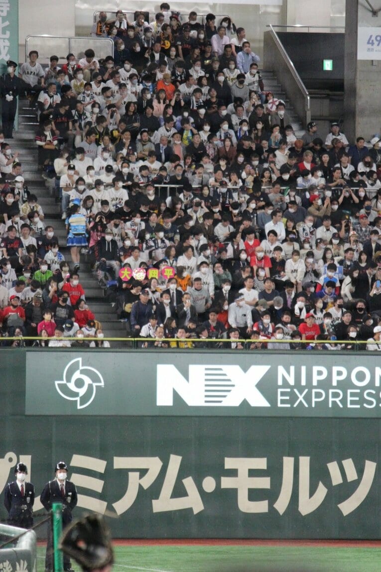 外野席までビッシリと埋まった　©Aki