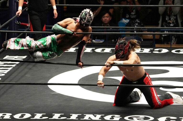 ドラゴン・キッドとエル・デスペラードの攻防　©Masashi Hara