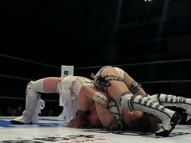 フィニッシュのトワイライト・ドリーム。かなり厳しい角度で決まった（2枚目／2枚）