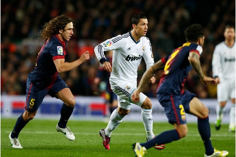 《メッシとロナウド不在の寂しさ》カメラマンが見たクラシコの新風景　17歳ガビや仲良しバルサ＆レアルサポ、殊勲ビニシウスへの“罵倒”(47)