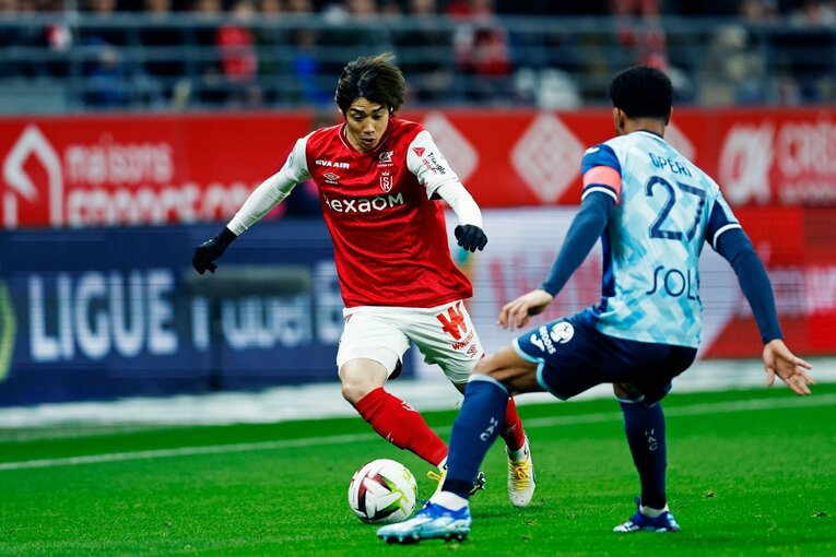 伊東らしいスピーディーな仕掛け